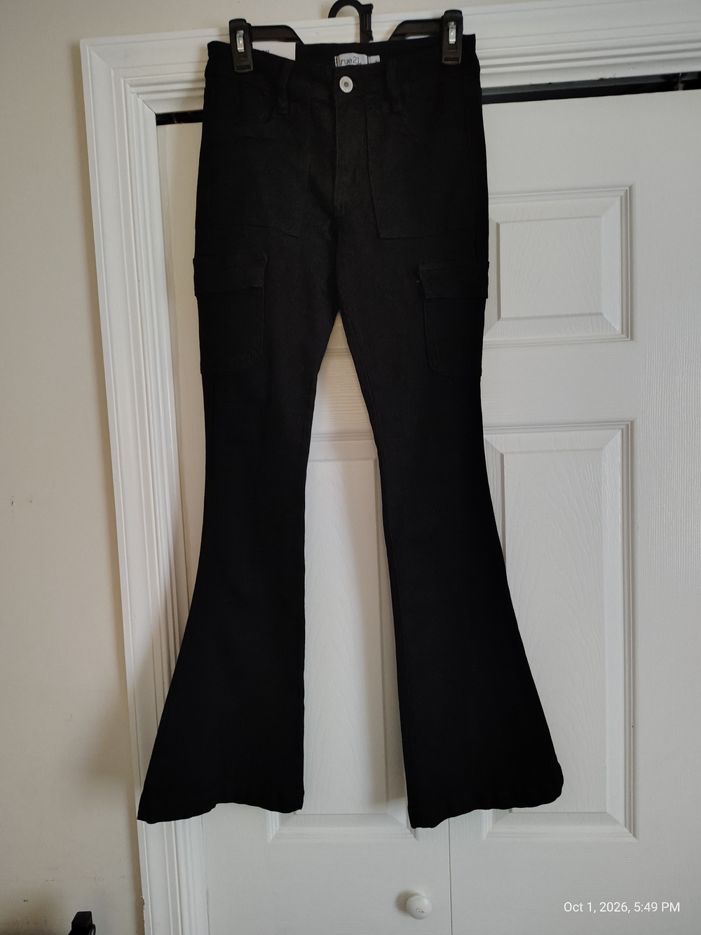NWT rue21 Black Mid Rise Cargo Fit & Flare Jeans Size 2